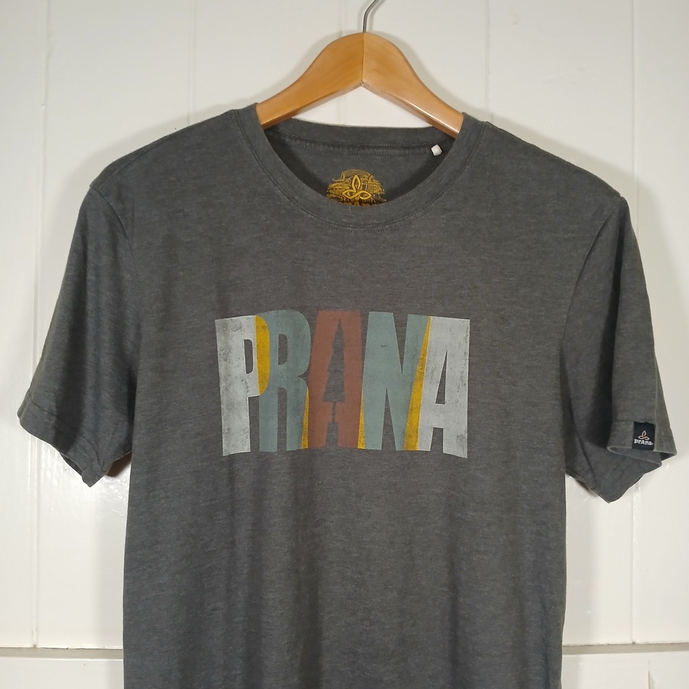 prAna Graphic T-Shirt Mens Small Gray Short Sleeve Logo Tee KH